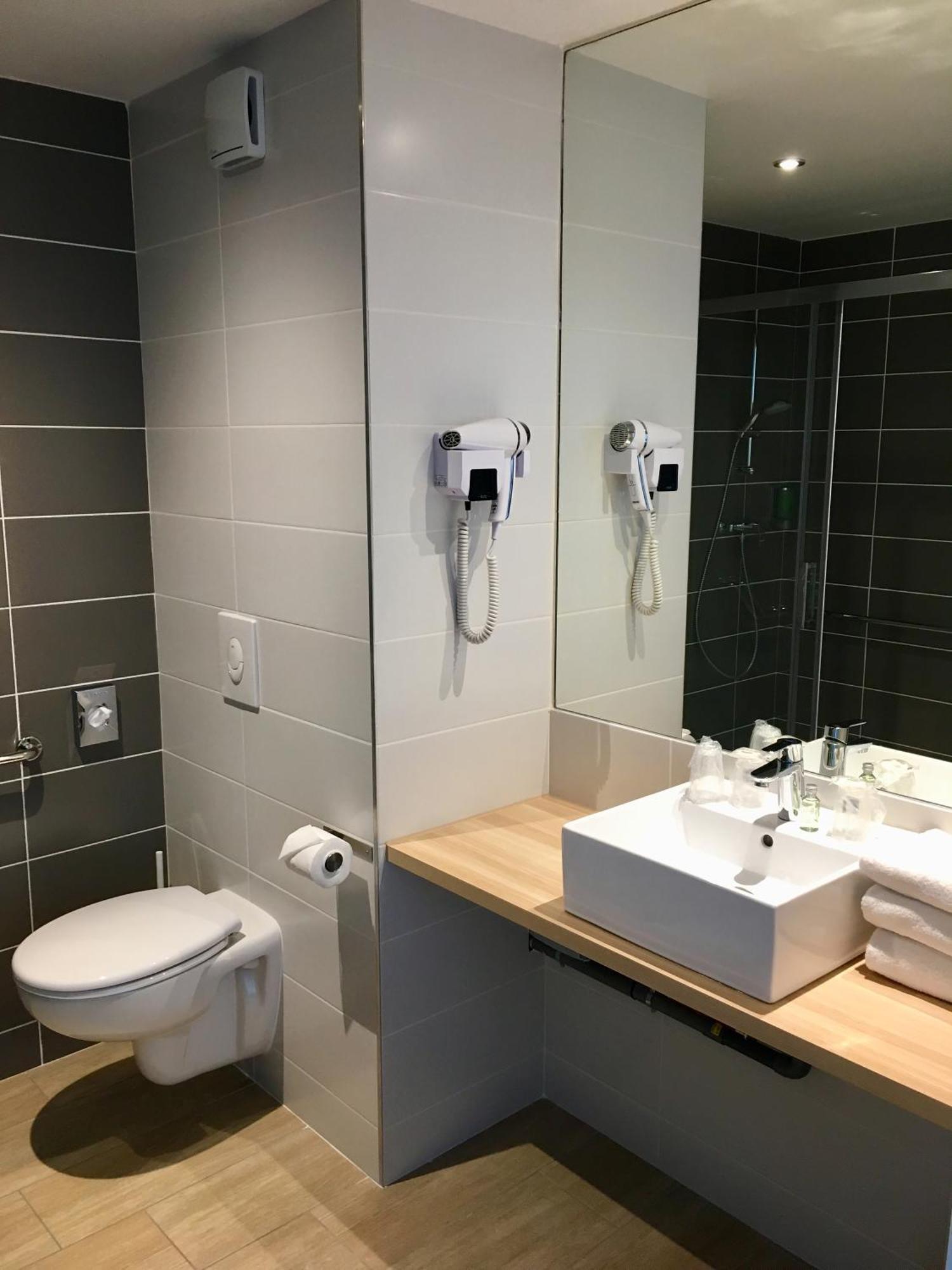 Brit Hotel Martigues Nord Экстерьер фото
