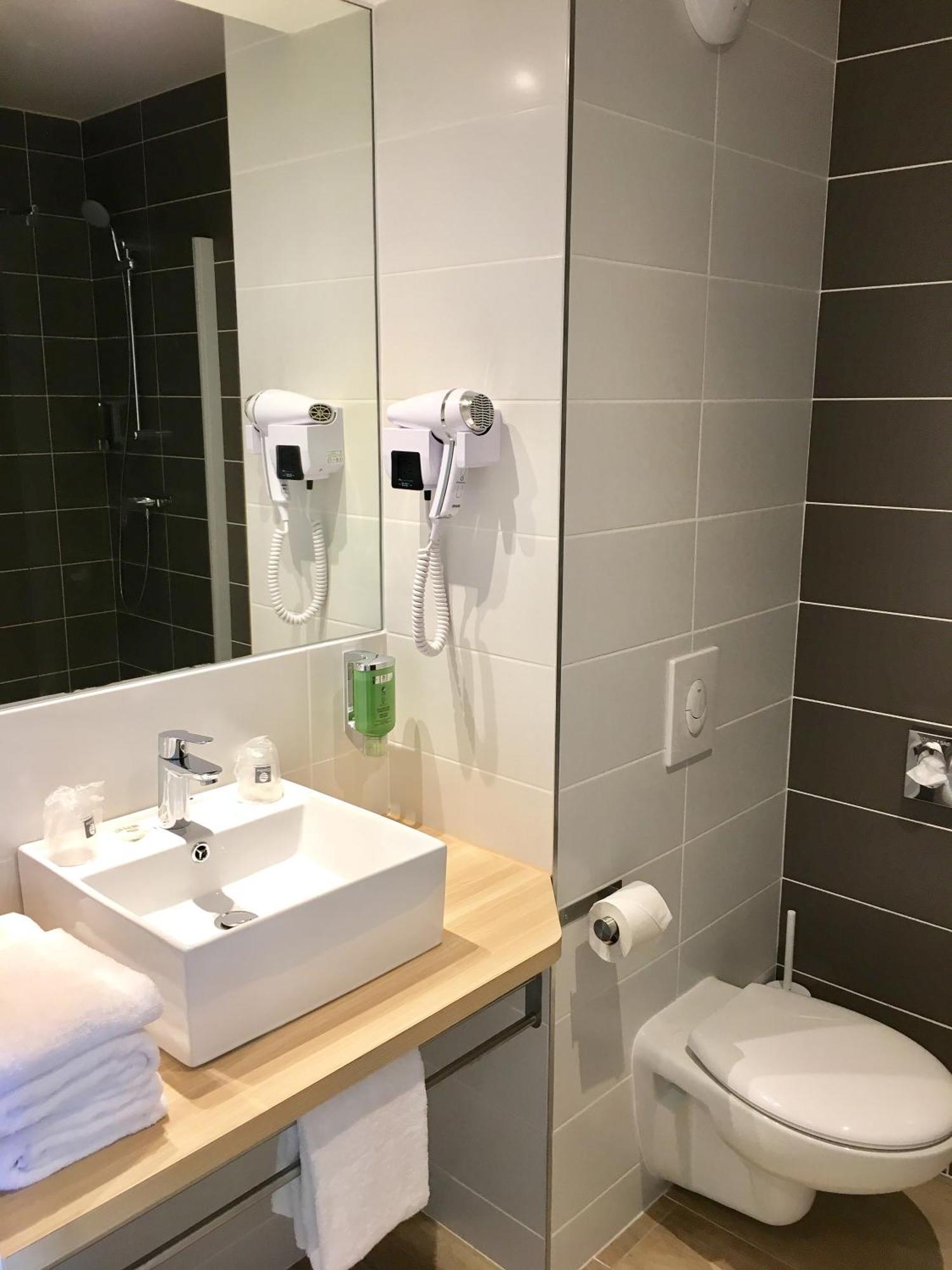Brit Hotel Martigues Nord Экстерьер фото